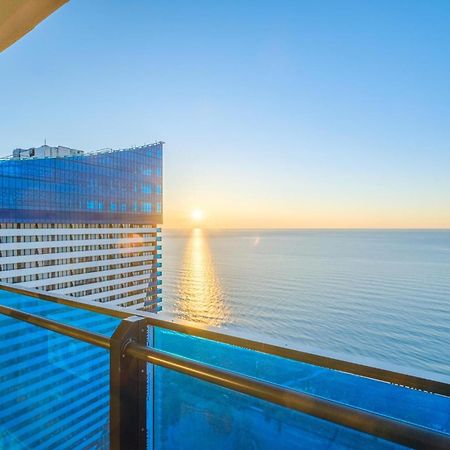 Panorama Sea View Central City Batumi & Aparthotel Exteriör bild