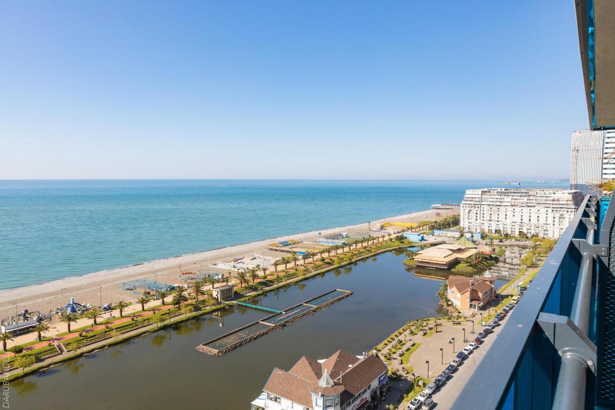 Panorama Sea View Central City Batumi & Aparthotel Exteriör bild